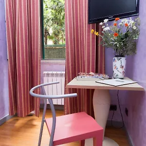 2* Alojamento de Acomodação e Pequeno-almoço Domusamor Colosseo